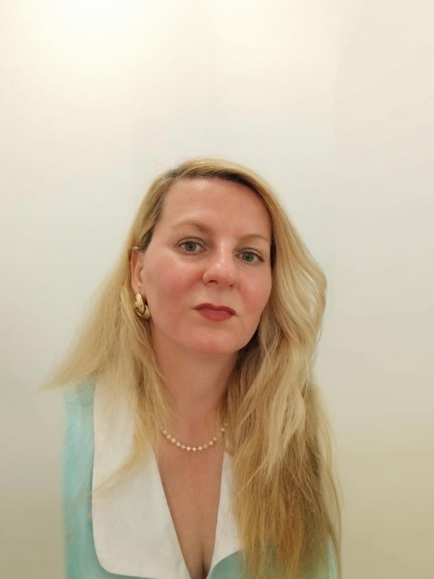 Dr. med. Almira Dolić